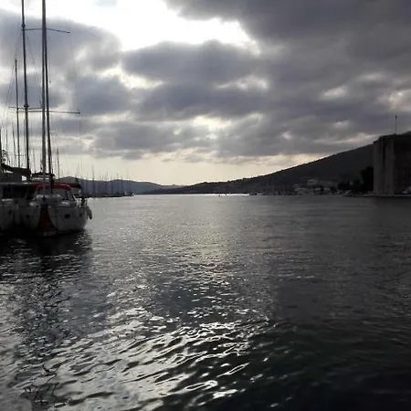 Santa Lucia Lägenhet Trogir