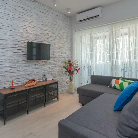 Santa Lucia تروغير