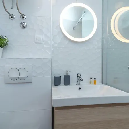 Santa Lucia تروغير