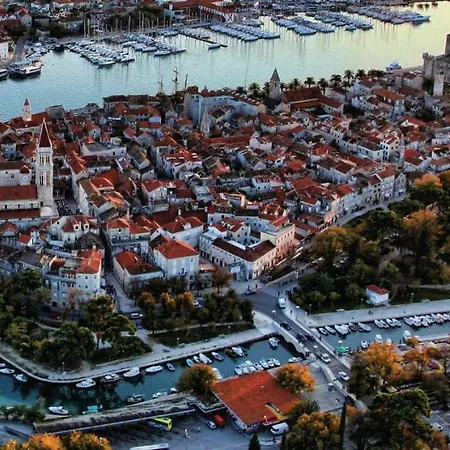 Santa Lucia * تروغير