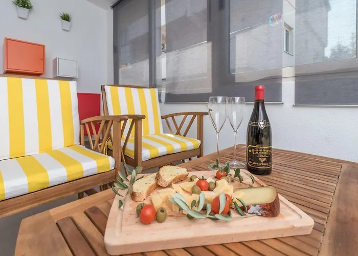 Santa Lucia 特罗吉尔