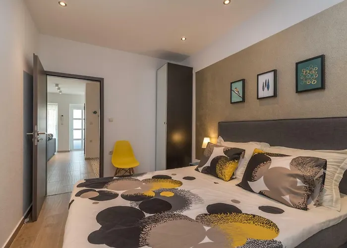 Santa Lucia Трогир