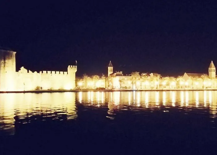 Santa Lucia 公寓 特罗吉尔